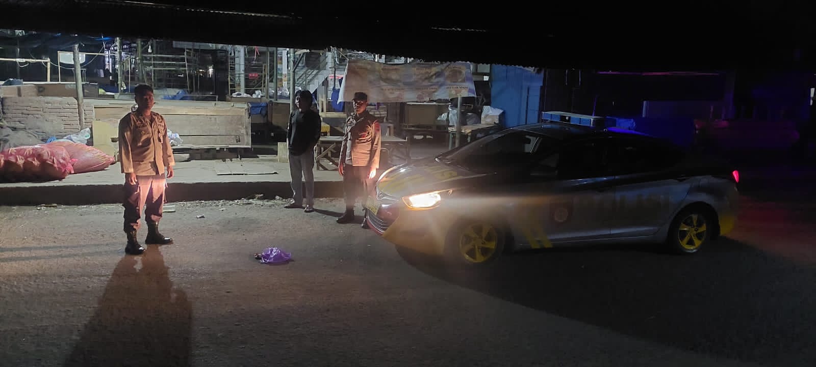 Menyasar Titik Rawan Kejahatan, Polsek Watang Sawitto Laksanakan Patroli Blue Light