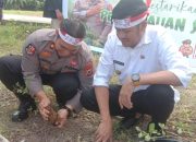 Melalui Program Polri Lestarikan Negeri Dengan Penghijauan Sejak Dini, Kapolsek Watang Sawitto Lakukan Penanaman Pohon Di Tassokoe