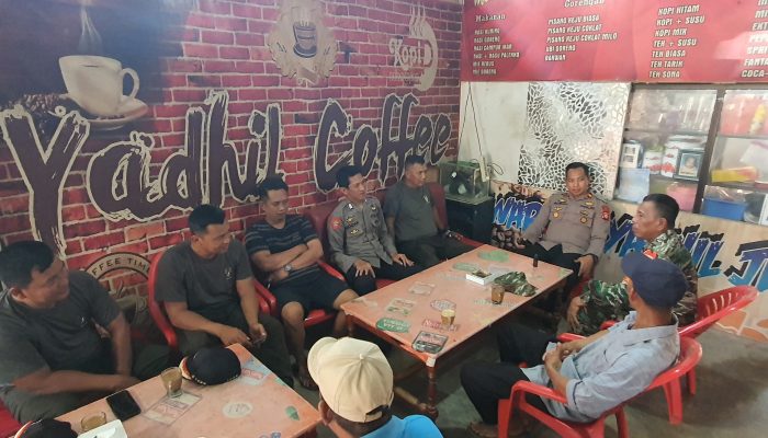 Polsek Sabbangparu Polres Wajo bersama Koramil 1406-08 dan Masyarakat Melakukan Coffee Morning