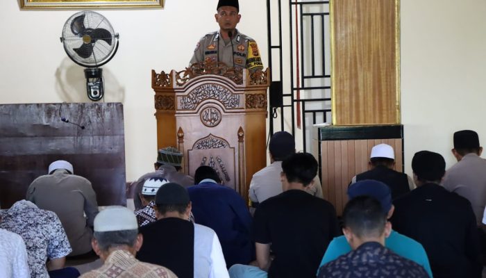 Safari Jumat Polres Palopo, Ini Penyampaian Kasat Tahti di Masjid Nurul Yasin Babur Khair