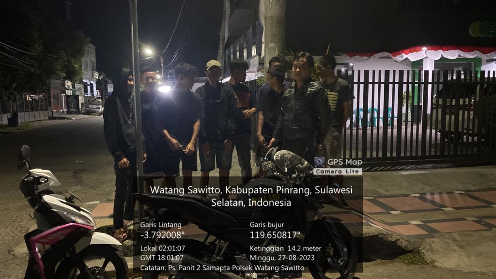 Cegah Aksi Balap Liar, Polsek Watang Sawitto Polres Pinrang Lakukan Patroli Di beberapa Titik