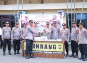 Polri Peduli Budaya Literasi, Jajaran Polres Pinrang Bagikan Buku Bacaan Dan Al-Quran