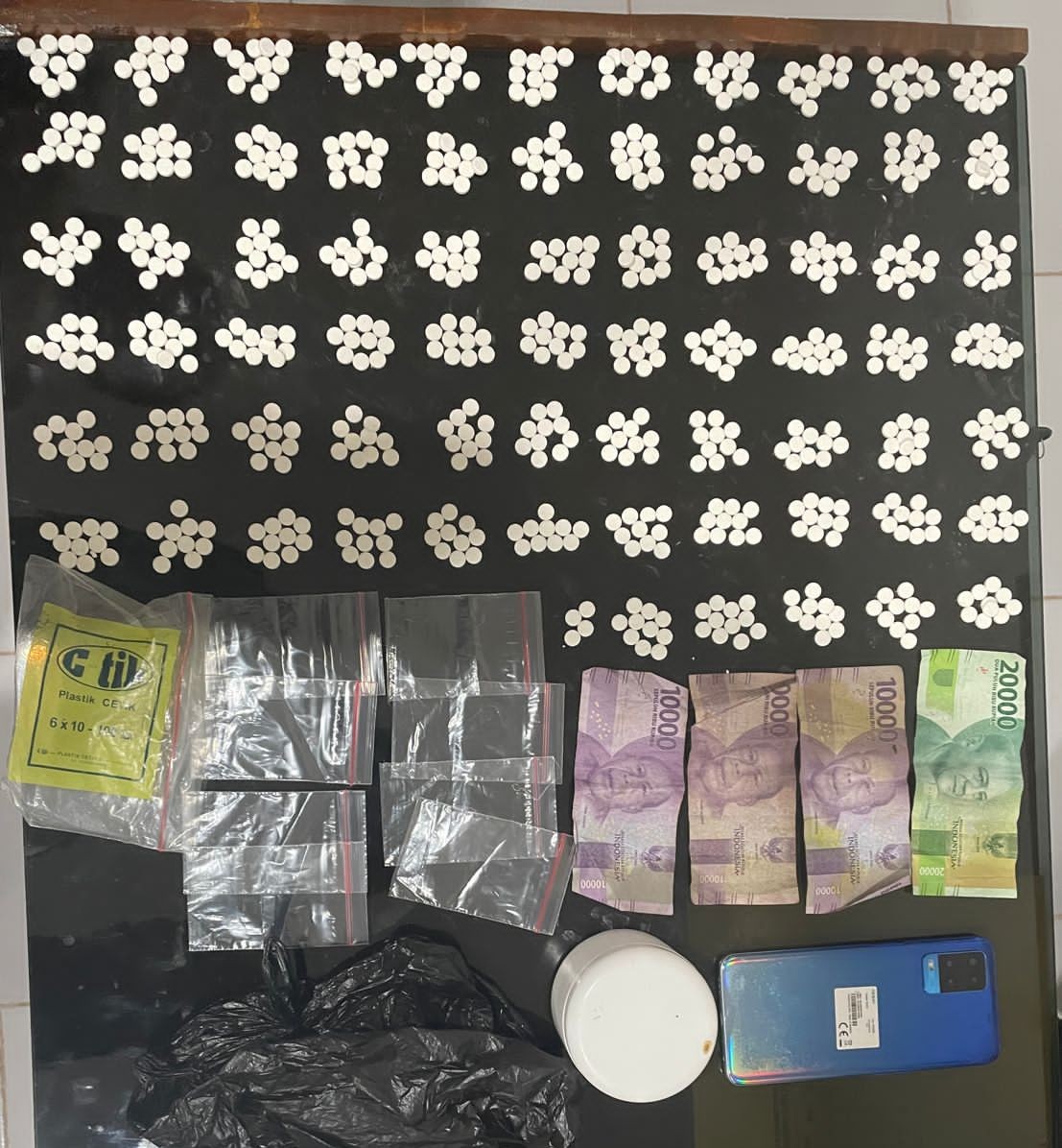 2 Pelaku Ribuan Obat Daftar G Tanpa Izin Edar Kembali Diamankan Petugas Satresnarkoba Polres Toraja Utara