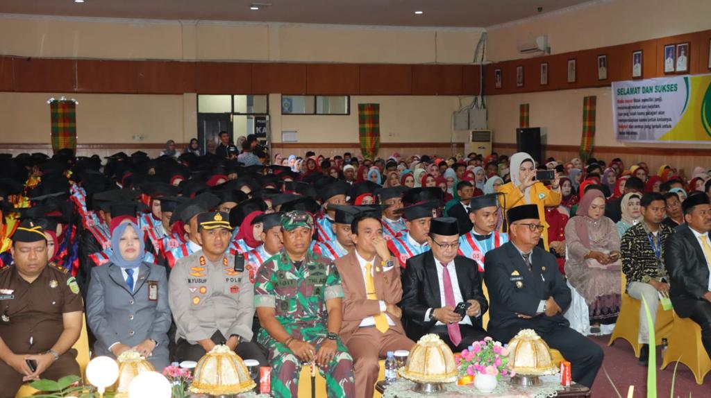 Kapolres Soppeng Hadiri Rapat Senar Terbuka Wisuda Sarjana dan Diploma Universitas Lamappapoleonro