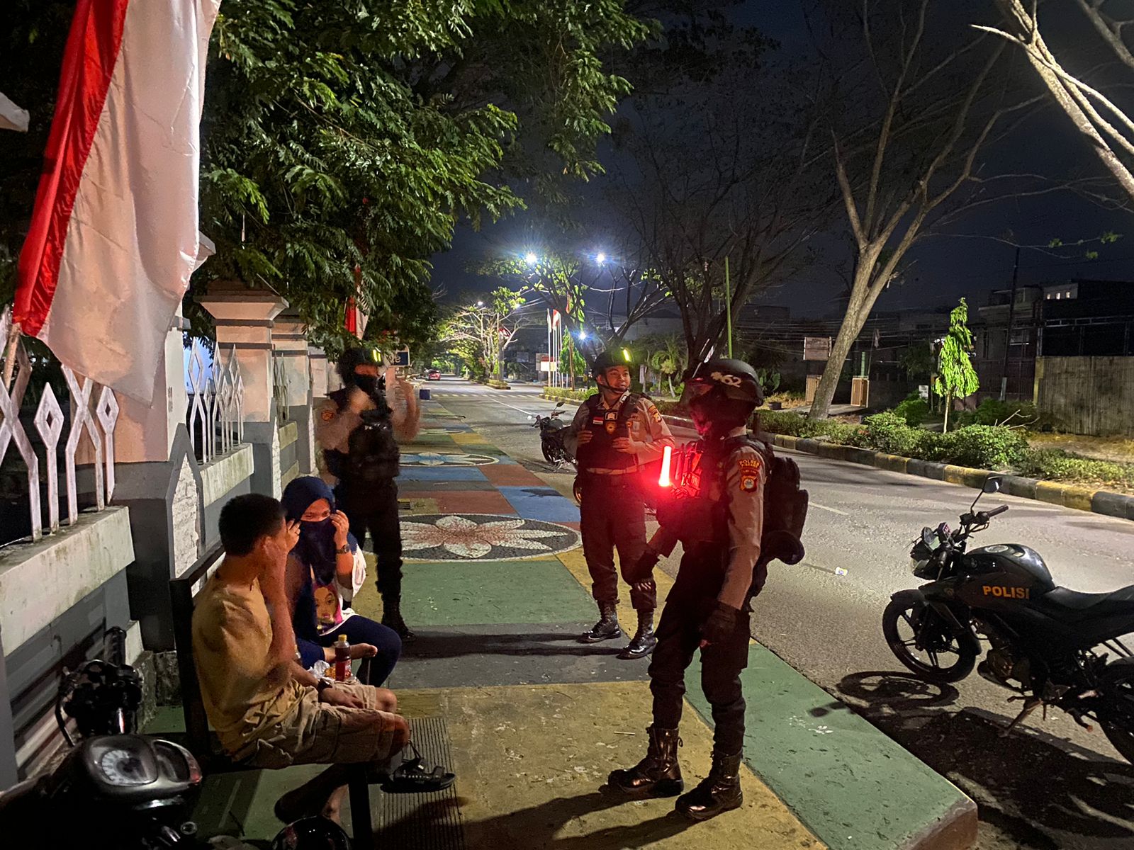 Mencegah Terjadinya Niat dan Kesempatan Para, Pelaku Kejahatan Personil Sat Samapta Gelar Kegiatan Patroli Blue Light