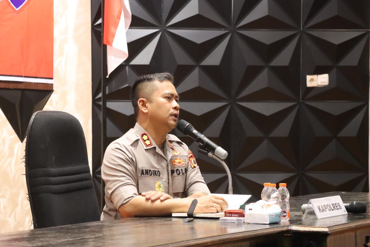 Tingkatkan Kinerja, Kapolres Pinrang Pimpin Anev Bhabinkamtibmas