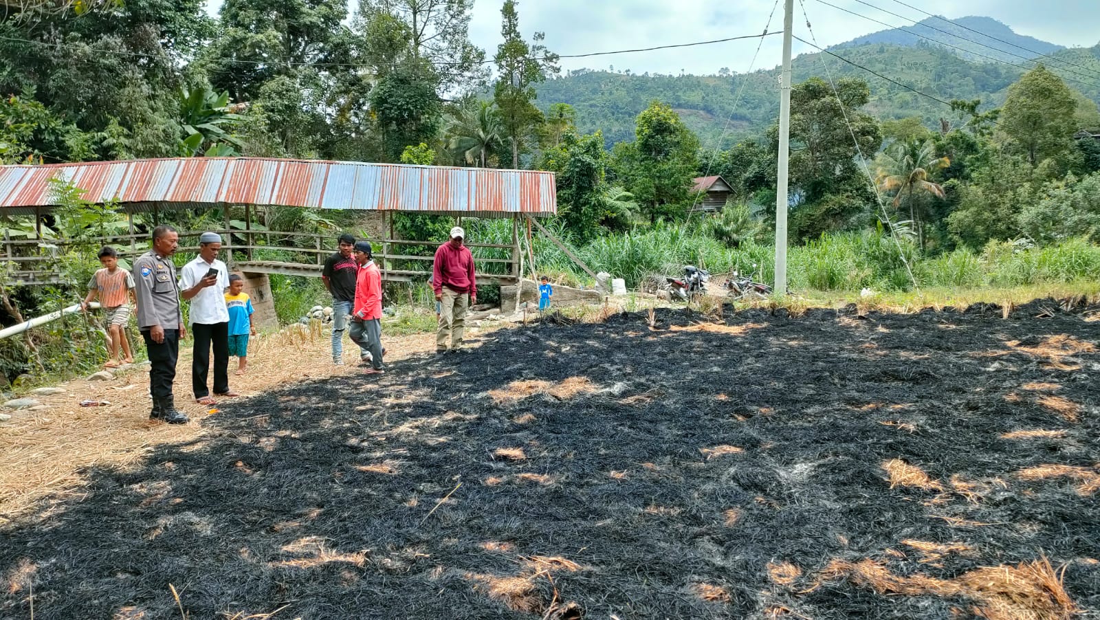 Titik Api Terdeteksi Di Kecamatan Pitu Riase, Kapolsek Sigap Turunkan Personil Cek Lokasi