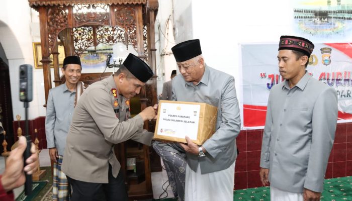Kapolres Parepare Gelar Jumat Curhat Bersama Tokoh Agama di Masjid Raya Parepare
