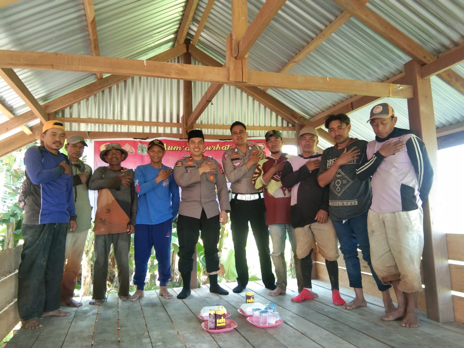 Kapolsek Watang Sawitto Dengar Curhatan Warga Kelurahan Salo