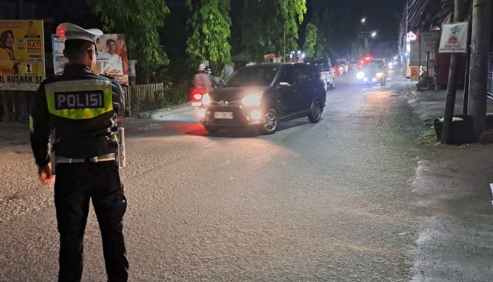 Sat Lantas Melakukan Patroli Blue Light Guna Memberi Rasa Aman Kepada Masyarakat Dan Pengendara