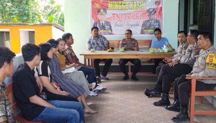 Kapolsek Pitumpanua Laksanakan Minggu Kasih di Gereja Protestan Desa Bulusiwa