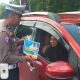 Satlantas Polres Bone Bagikan Brosur Operasi Zebra ke Pengendara