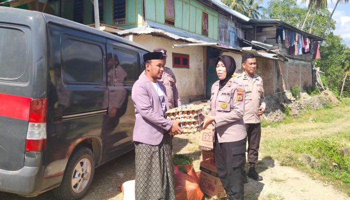 Peduli Sesama, Program Seribu Polres Sinjai Berikan Bantuan Sembako Ke Pondok Pesantren