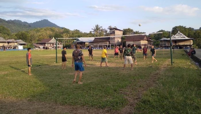 Kodim 1420/Sidrap dan Masyarakat Sidrap Berbaur dalam Kegiatan Olahraga Bola Volly