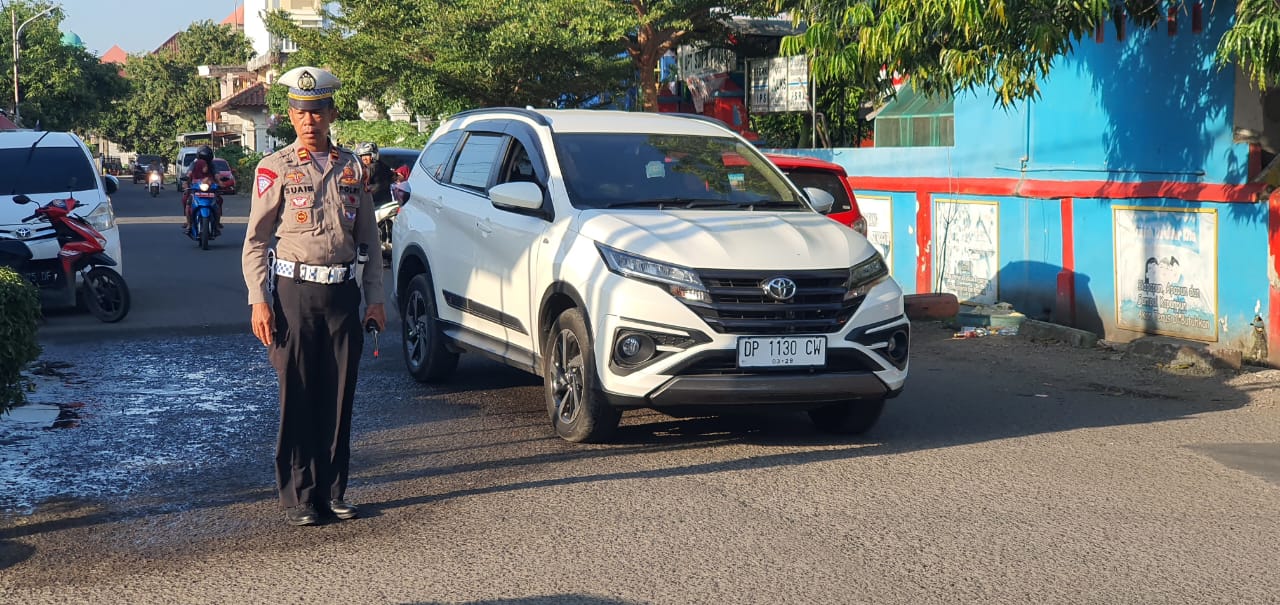 Personil Unit Lalulintas Polsek Watang Sawitto Lakukan PAM Gatur Lalin