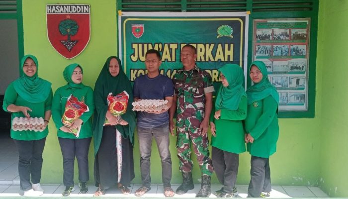 Beras dan Telur dari Koramil Maritengngae Sidrap Mengisi Jumat Berkah