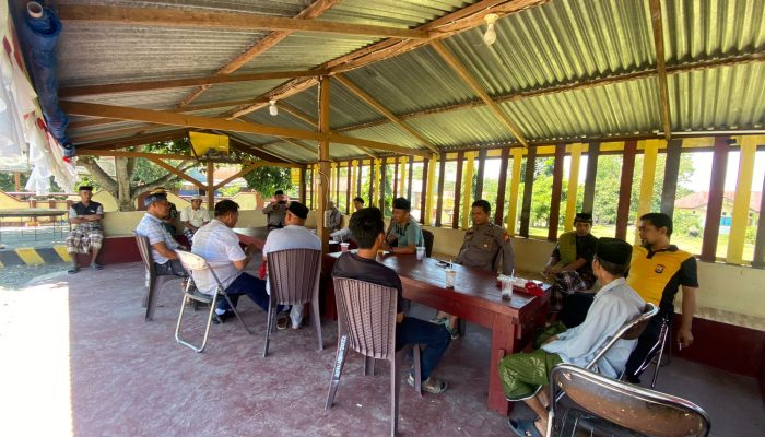 Jumat Berkah Kamtibmas, Polsek Keera Polres Wajo Lebih Dekat Dengan Masyarakat