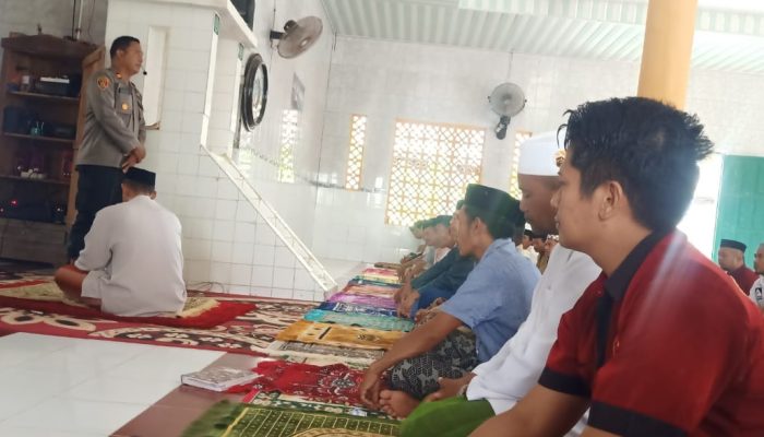 Ini Penyampaian Kapolsek Majauleng Saat Laksanakan Safari Jum’at di Masjid Darussalam