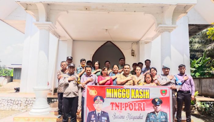 Polsek Pitumpanua Laksanakan Minggu Kasih Di Gereja Protestan Desa Lompoloang