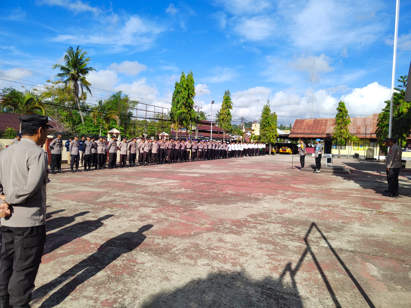 Pimpin Apel Jam Pimpinan, Waka Polres Sinjai Ingatkan Kedisiplinan Personel