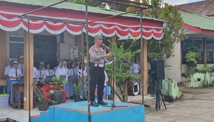 Kasat Lantas Palopo Sosialisasi 7 Prioritas Pelanggaran Ops Zebra Pallawa 2023 di SMA 1 Palopo