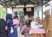 Babinsa Kelurahan Wala Serka Irwan Dike Mendampingi Tim Kesehatan Melaksanakan Kegiatan Posyandu dan Posbindu