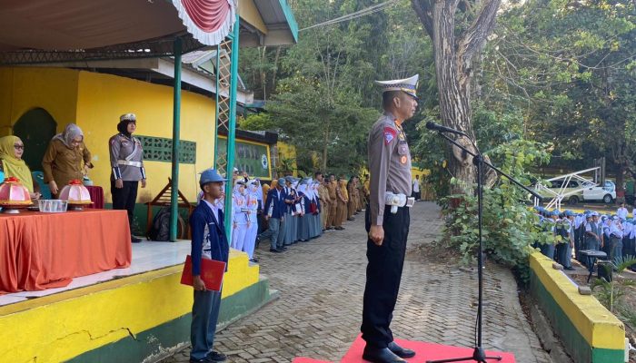 Kasat Lantas Polres Wajo Melakukan Goes To School ke SMAN 7 Wajo
