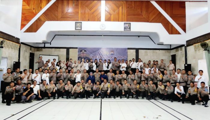 Polres Parepare Gelar Seminar Membangun Mental Positif Dan Kolaborasi Kerja Yang Bahagia