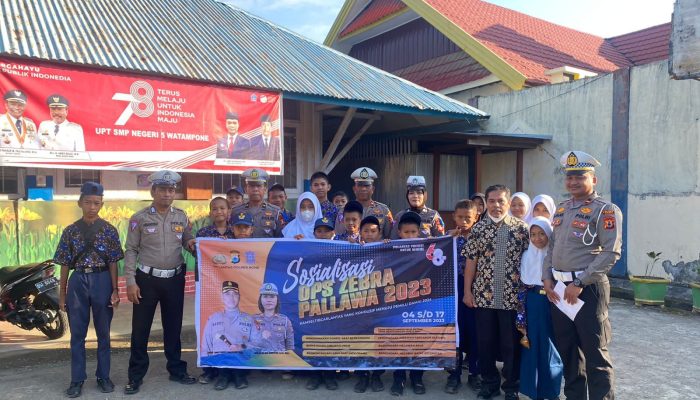 Satlantas Polres Bone Edukasi Pelajar SMP Patuh Aturan Lalu Lintas Dihari Ke-9 Ops Zebra