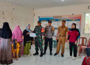 Antisipasi Gangguan Kamtibmas, Bhabinkamtibmas Polsek Sabbangparu Kawal Penyaluran Bantuan PKH