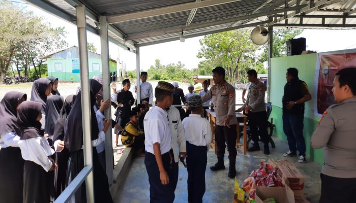 Polres Wajo Salurkan Bantuan Sembako di Pontren Hurriyatunnas Bakti Awo Desa Paojepe Keera