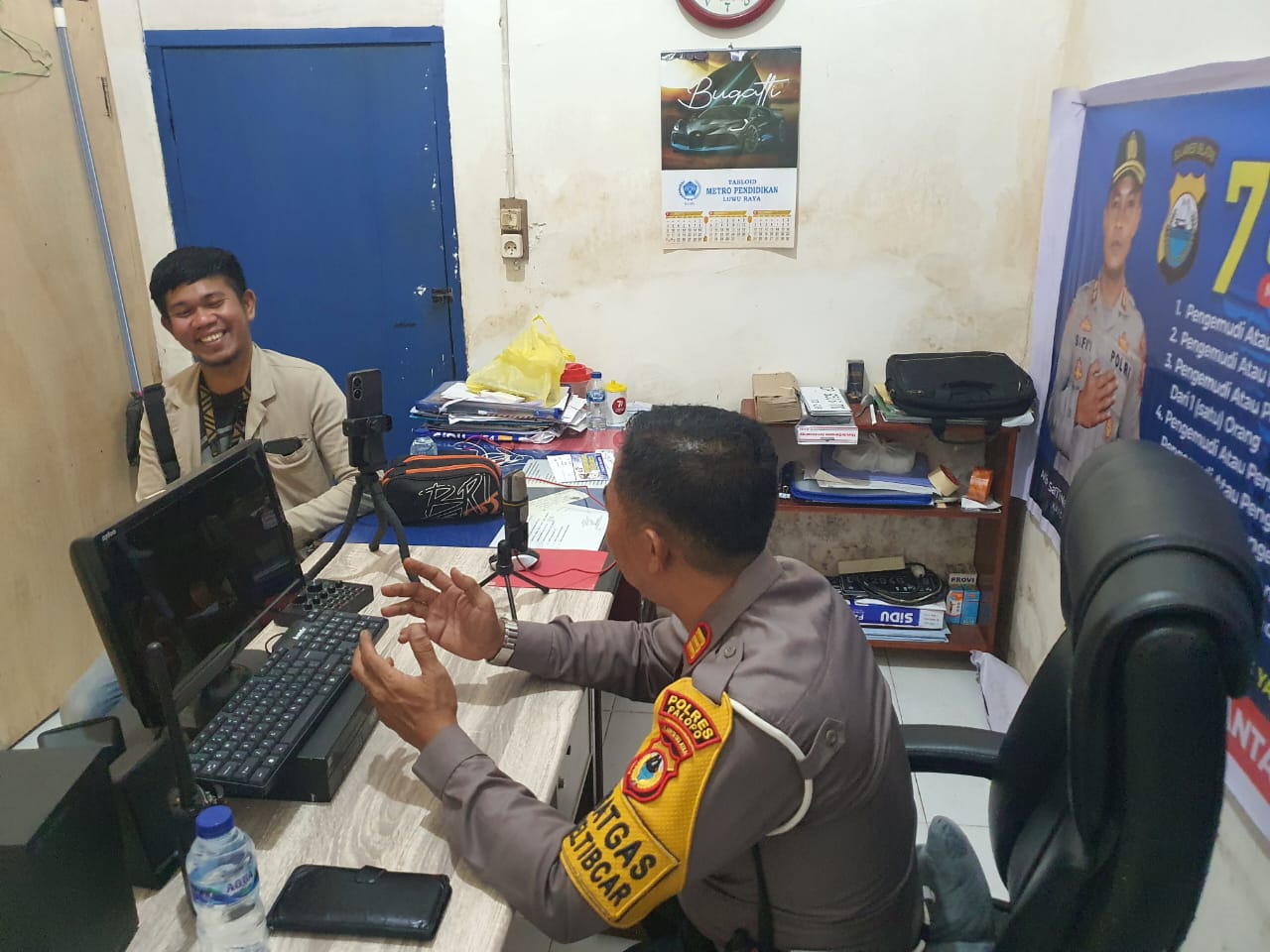 Melalui Radio, Kasat lantas Polres Palopo Sosialisasi Ops Zebra Pallawa 2023