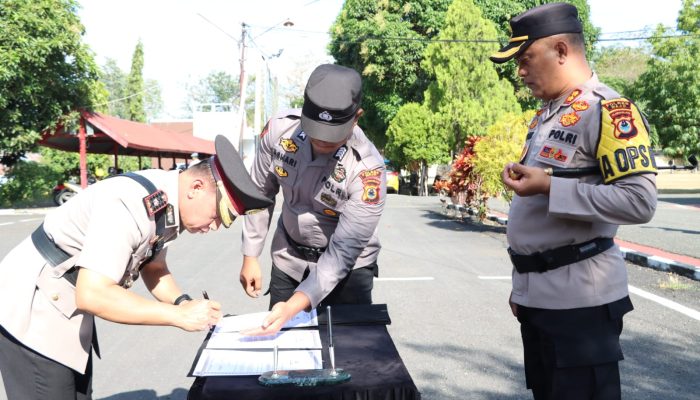 Wakapolres, Kabag Ops dan Kabag Logistik Resmi Berganti, Kapolres Wajo Pimpin Upacara Sertijab