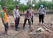 Antisipasi Gagal Panen,Kapolsek Belawa Polres Wajo Beri Bantuan Kompanisasi Sumur Bor Kepada Masyarakat Leppangeng