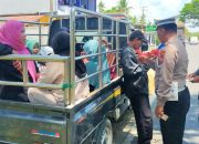 Dilarang! Satlantas Polres Bone Tegur Sopir Mobil Pick Up Angkut Orang
