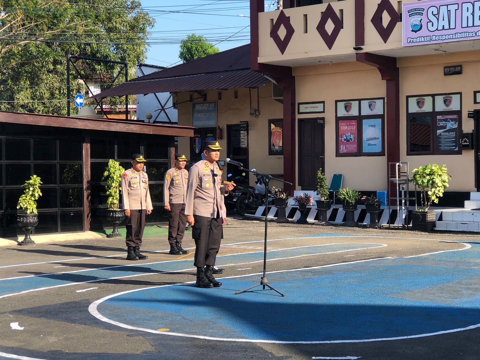 Kapolres Soppeng Pimpin Apel Pagi dan Berikan Arahan Kepada Personil