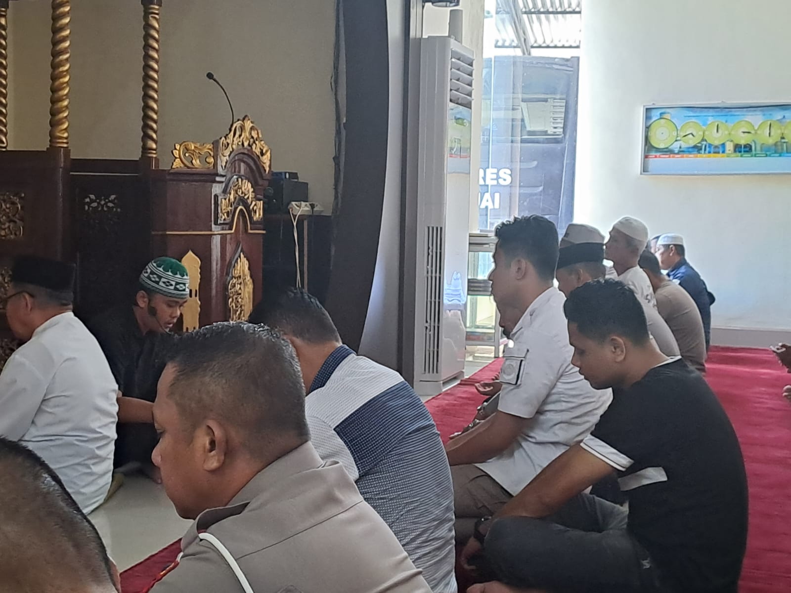 Terus Berlanjut, Program Kapolres Sinjai, Personel Baca Al-Qur'an dan Terjemahannya Usai Sholat Dhuhur