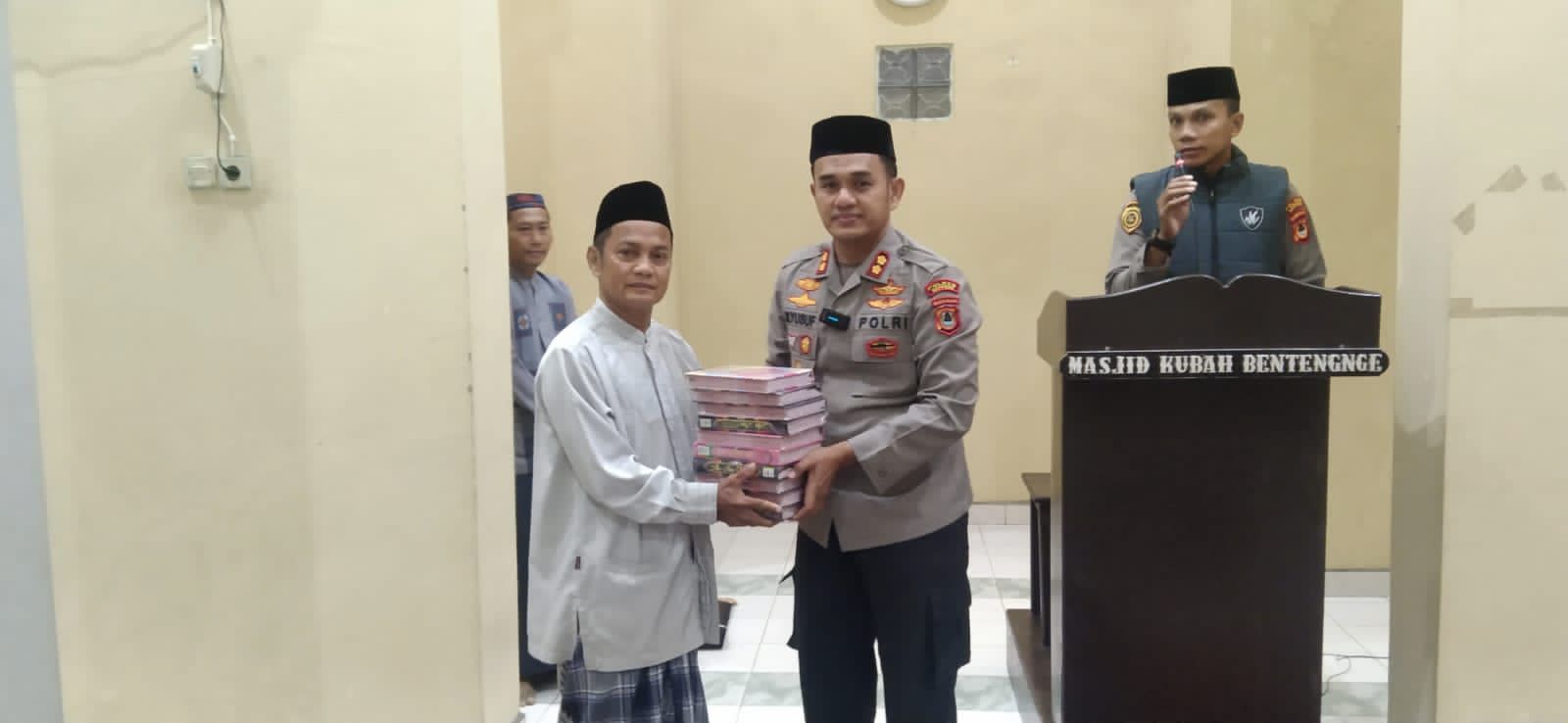 Safari Subuh di Masjid Quba Bentenge, Kapolres Soppeng : Upaya Preventif Ciptakan Situasi Kamtibmas yang Kondusif