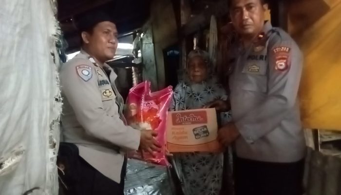 Polisi Santri Polres Palopo Sambangi Warga Yang Hidup Sebatang Kara