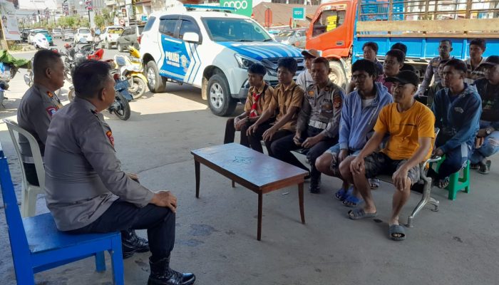 Polres Toraja Utara Gelar Jumat Curhat Bersama Komunitas Pebentor Wujudukan Kamseltibcar Lantas