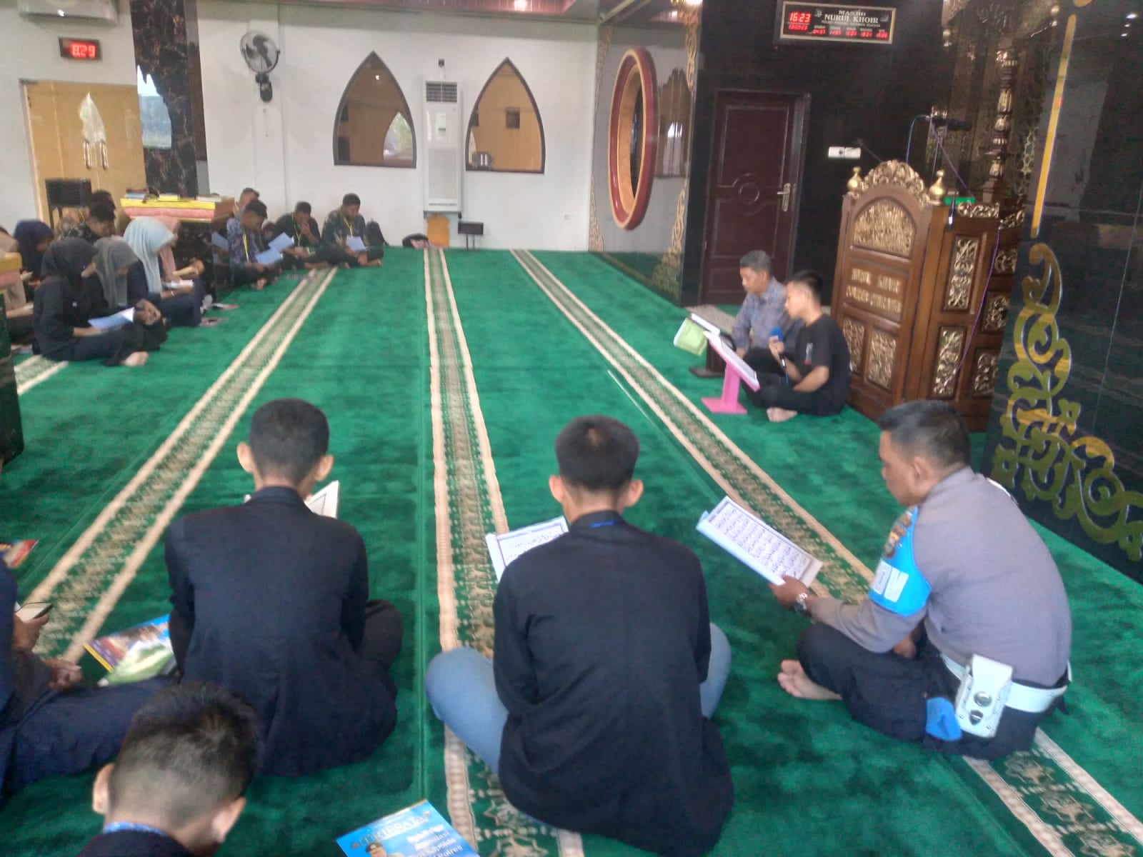 Tingkatkan iman dan taqwa personil polres pinrang gelar yasinan dan doa bersama