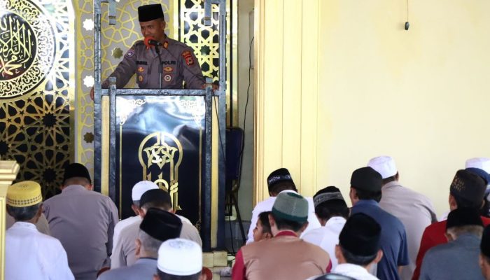 Kasat Binmas Polres Palopo Sampaikan ini Saat Melaksanakan Safari Jum’at di Masjid Al-Abrar