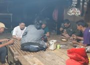 Solidaritas dan Kekompakan: Anggota Kodim 1420/Sidrap Satgas TMMD Ke-118 Makan Malam Bersama Warga