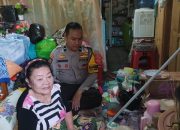 Melalui Program Kapolres Tana Toraja, Bhabinkamtibmas Polsek Makale Kunjungi Warganya Yang Lumpuh