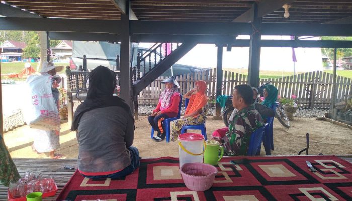 Danramil 1420-01/Panca Lautang Ajak Warga Desa Kalempang Pertahankan Kerukunan