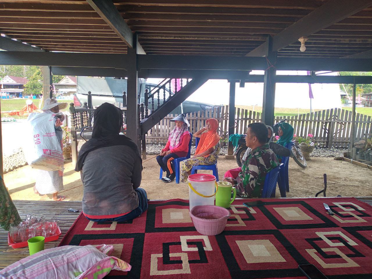 Danramil 1420-01/Panca Lautang Ajak Warga Desa Kalempang Pertahankan Kerukunan