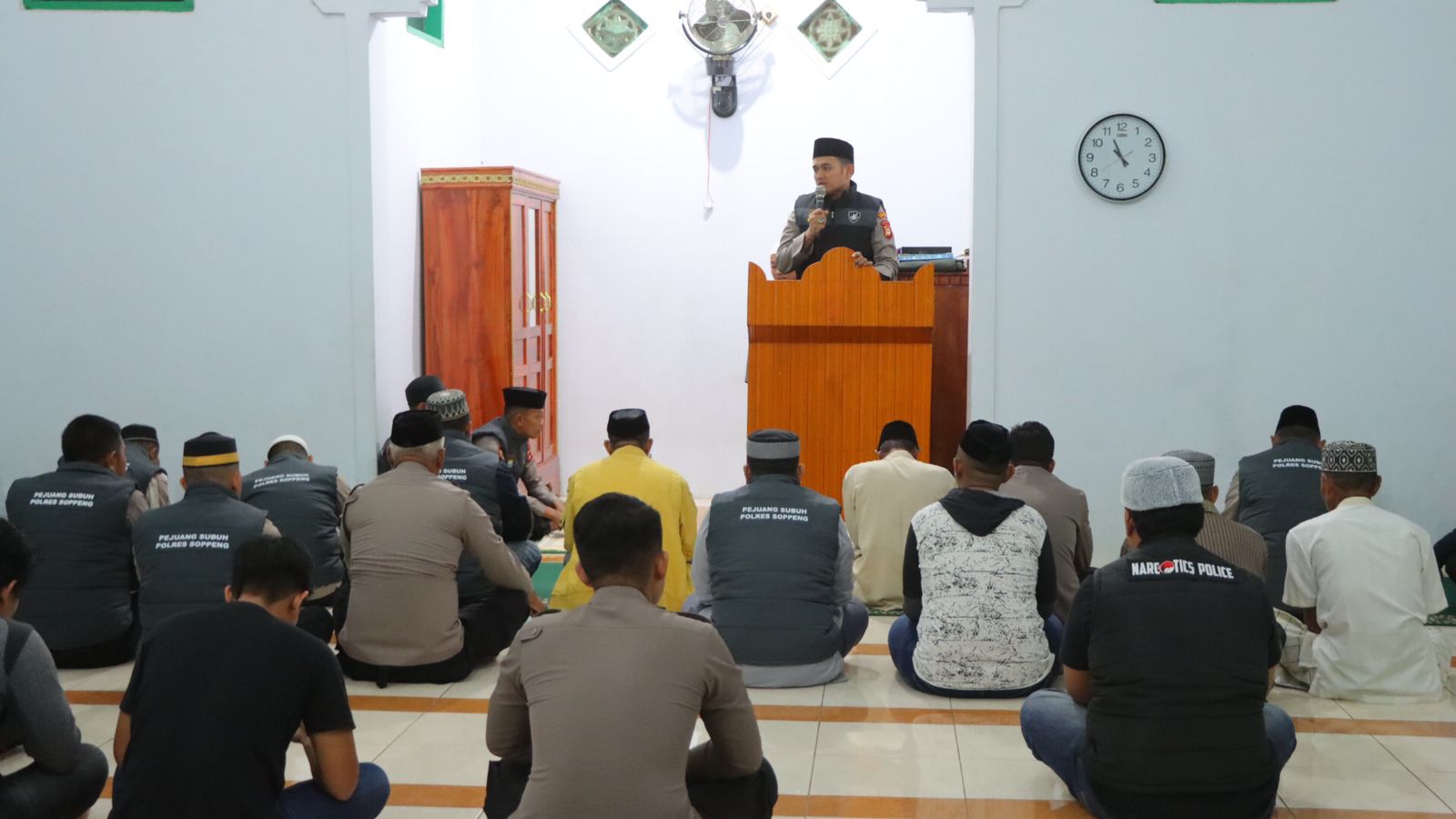 Kapolres Soppeng Pimpin Safari Subuh di Masjid Al - Ikhlas Bila Tungke'e