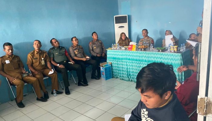 Saat Hadiri Rakor Tingkat Kecamatan Pitumpanua , Wakapolres Ajak Masyarakat Jaga Kamtibmas Jelang Pilkades