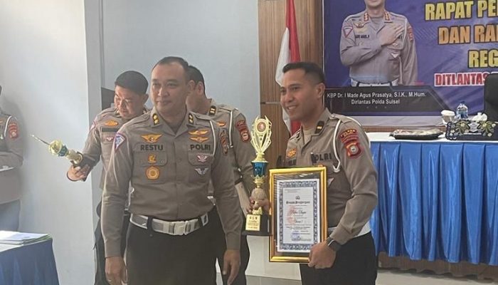 Sat Lantas Polres Sinjai Juara I Satker Penginputan SBST Online Tercepat