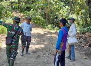 Serma Wahyu Suhenro Kodim 1420/Sidrap Jalin Silaturrahmi dengan Warga Desa Karebosi